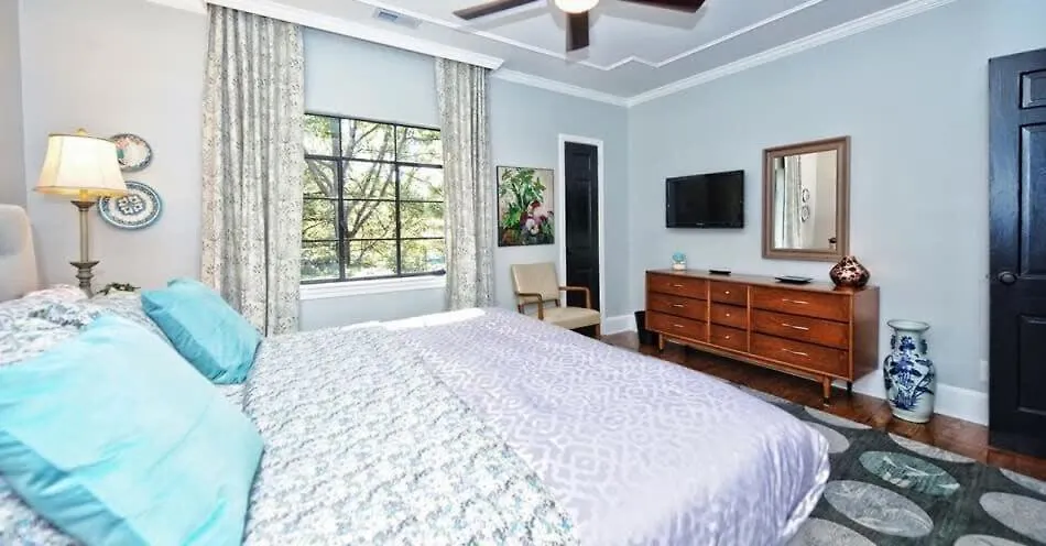 Chic And Comfortable 2Br Near Uptown Charlotte 0*,  United States