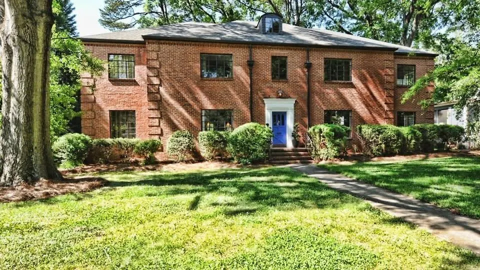 Holiday home Chic And Comfortable 2Br Near Uptown Charlotte